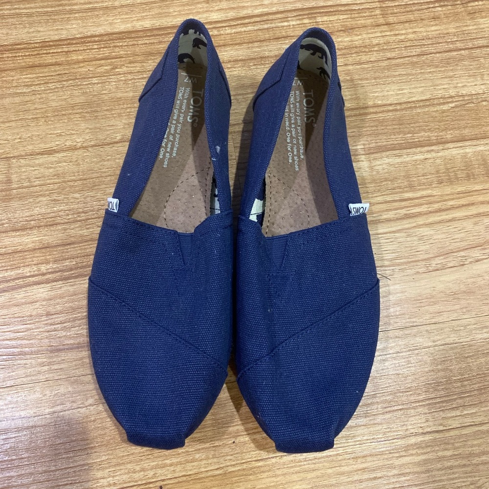Tom’s Slip Ons Navy